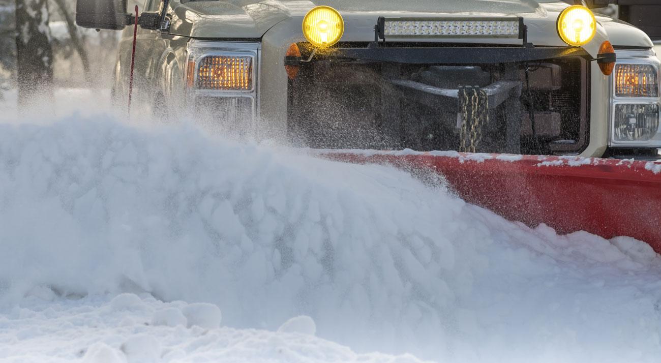 snow-removal-straight-line-lawn-snow